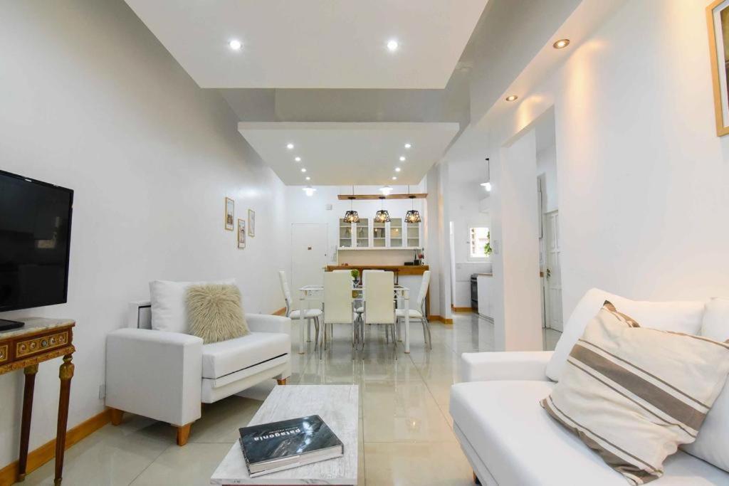 Dpto. En Recoleta: Calido, Proximo Y Confortable Buenos Aires Buitenkant foto